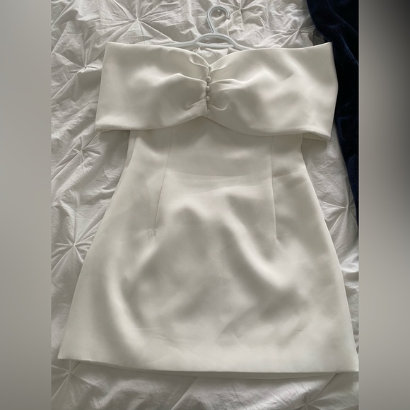 Meshki Gwyneth Off Shoulder Bow Mini Dress - White - Picture 9 of 9